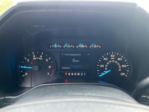 Used 2015 Ford F150 XL w/ Equipment Group 101A Mid AWD/4WD image 11