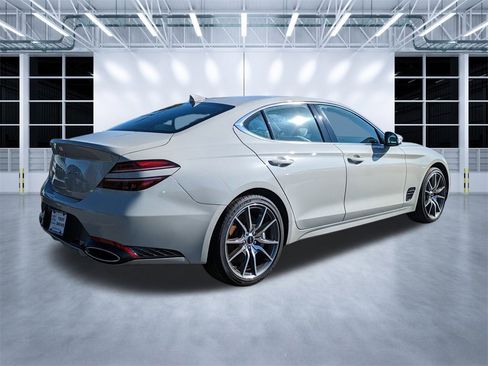 Used 2025 Genesis G70 2.5T image 4