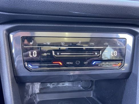 Used 2024 Volkswagen Tiguan SE image 12