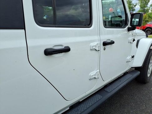 Used 2023 Jeep Gladiator Sport AWD/4WD image 9