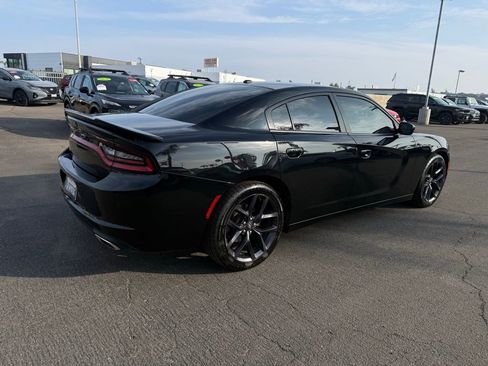 Used 2020 Dodge Charger SXT w/ Blacktop Package image 6