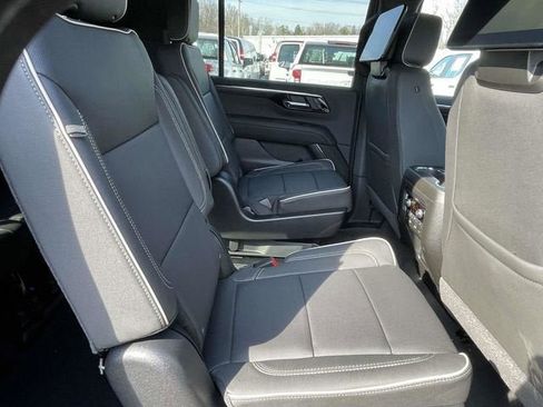 New 2026 Chevrolet Suburban Premier image 19