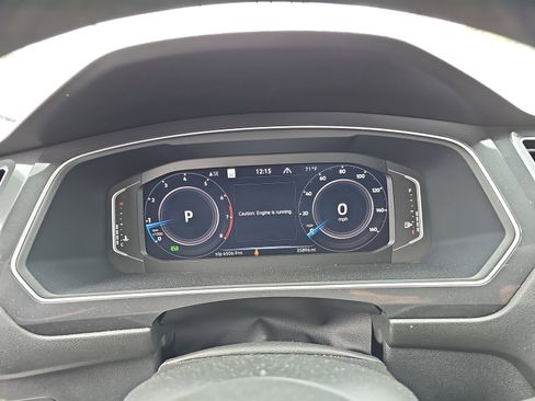 Used 2023 Volkswagen Tiguan SEL R-Line image 10