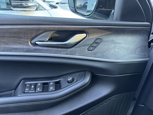 New 2025 Jeep Grand Cherokee Limited w/ MOPAR Finishing Package image 14