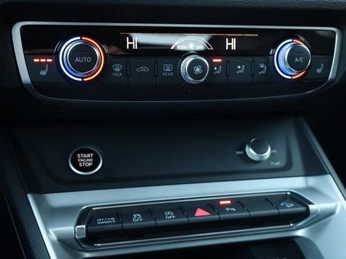 Used 2022 Audi Q3 2.0T Premium image 23