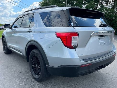 Used 2021 Ford Explorer XLT w/ Class III Trailer Tow Package AWD/4WD image 5