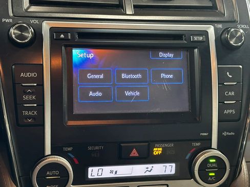 Used 2012 Toyota Camry XLE w/ Leather Pkg FWD image 20