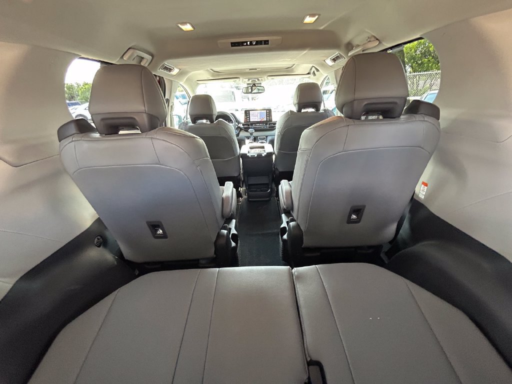 Certified 2023 Toyota Sienna Limited AWD/4WD image 16