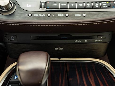 Used 2018 Lexus LS 500 AWD w/ Interior Upgrade Package image 39