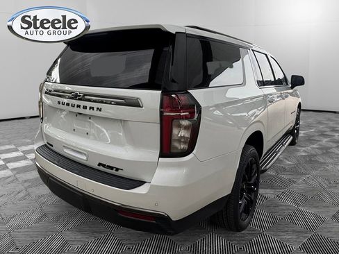 Used 2022 Chevrolet Suburban RST w/ Luxury Package AWD/4WD image 5
