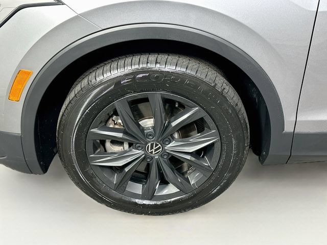 Certified 2024 Volkswagen Tiguan SE AWD/4WD image 31