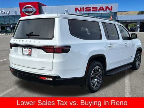 Used 2023 Jeep Wagoneer L Series II image 3