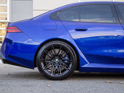 Used 2025 BMW M5 w/ Carbon Package image 6