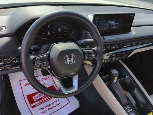 Used 2023 Honda Accord Touring image 9