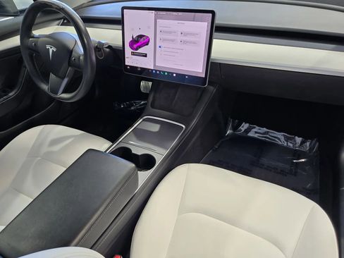 Used 2021 Tesla Model 3 Standard Range Plus RWD image 5
