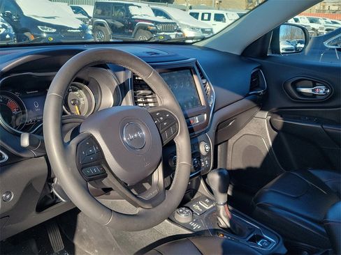 Certified 2020 Jeep Cherokee Trailhawk w/ Comfort/Convenience Group image 17