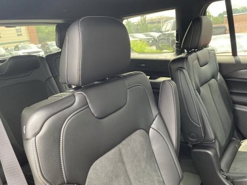 New 2025 Jeep Grand Cherokee L Altitude image 32