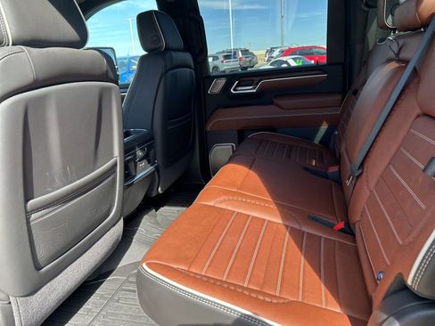 Used 2025 GMC Sierra 2500 Denali Ultimate image 14