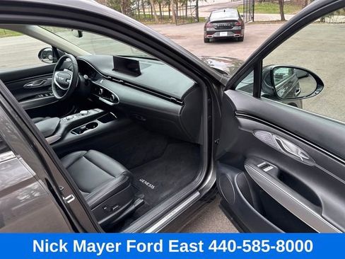 Used 2025 Genesis GV70 2.5T w/ Select Package image 17