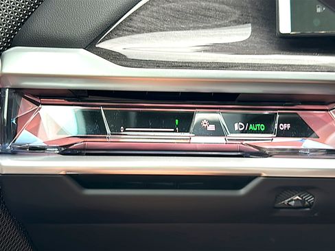 New 2026 BMW 740i RWD image 28