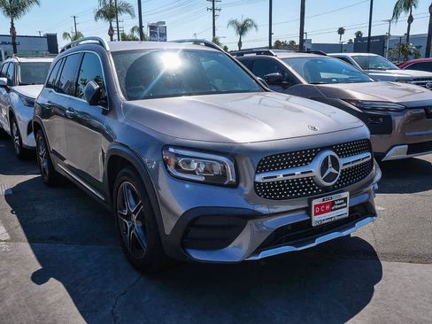 Used 2021 Mercedes-Benz GLB 250 4MATIC w/ AMG Line image 6