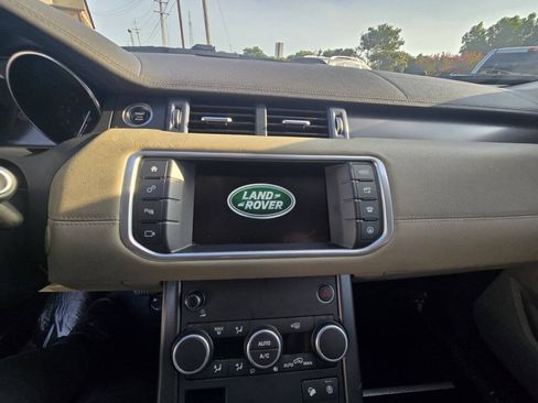 Used 2019 Land Rover Range Rover Evoque SE AWD/4WD image 27