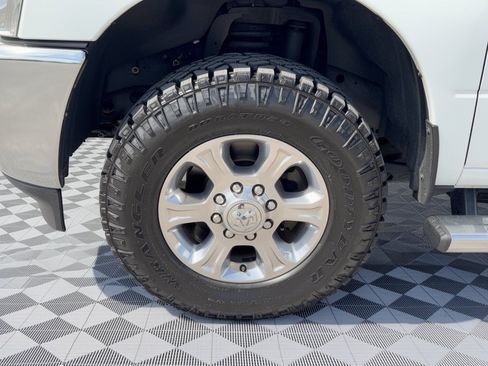 Used 2024 RAM 2500 Big Horn AWD/4WD image 13