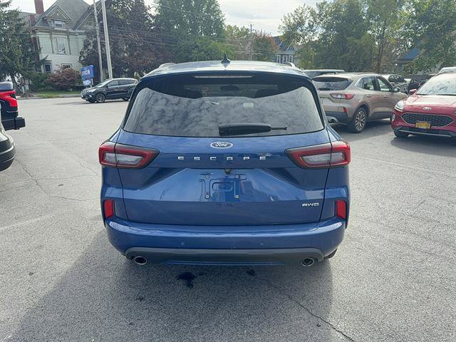 Certified 2023 Ford Escape ST-Line Select w/ Tech Pack #2 AWD/4WD image 4