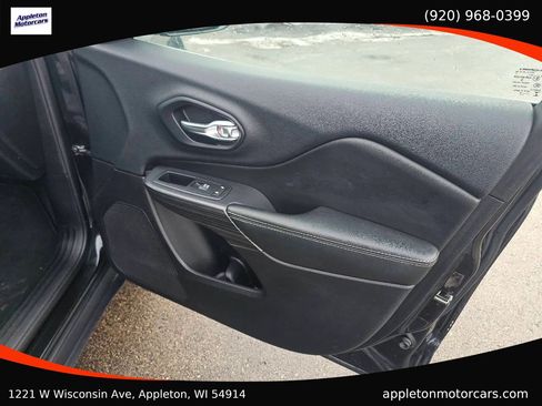 Used 2015 Jeep Cherokee Limited w/ Luxury Group image 25