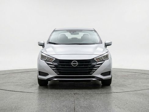 Used 2025 Nissan Versa SV FWD image 2