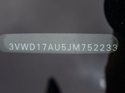 Used 2018 Volkswagen Golf SE image 37