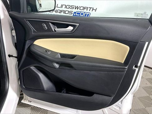 Used 2020 Ford Edge SE w/ Cargo Accessory Package image 19