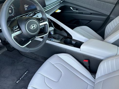 New 2026 Hyundai Elantra Limited FWD image 10