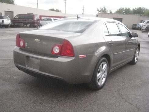 Used 2011 Chevrolet Malibu LS image 5