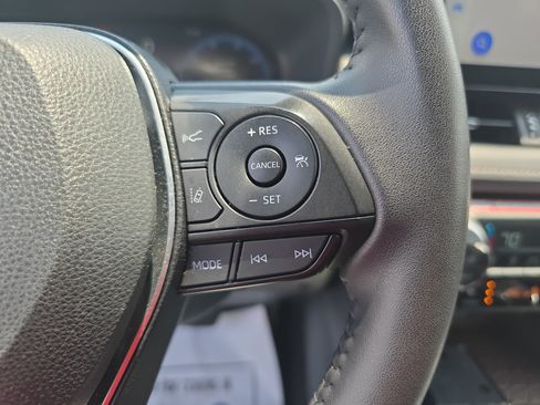 Used 2025 Toyota RAV4 Limited AWD/4WD image 17