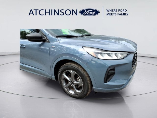 Certified 2023 Ford Escape ST-Line w/ Tech Pack #1 AWD/4WD image 4