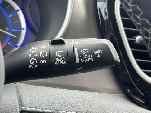 Used 2022 Chrysler Pacifica Touring-L image 22