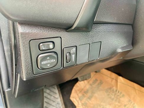 Used 2019 Toyota Corolla L image 19