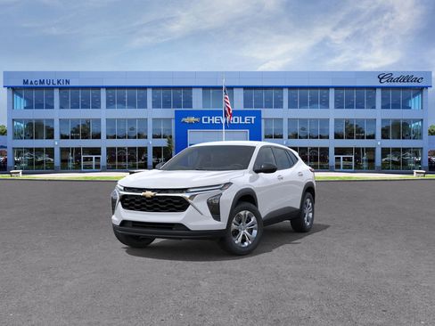 New 2026 Chevrolet Trax LS image 8