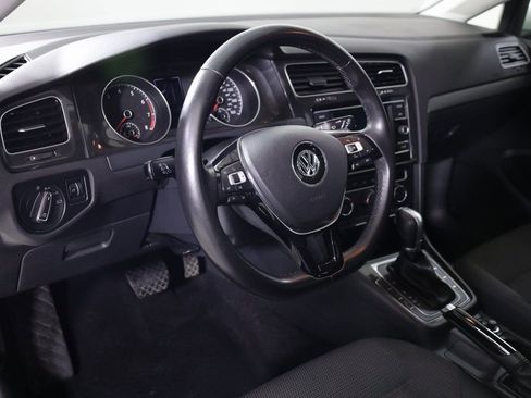 Used 2018 Volkswagen Golf S image 12