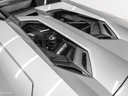 Used 2015 Lamborghini Aventador LP 700-4 AWD/4WD image 24