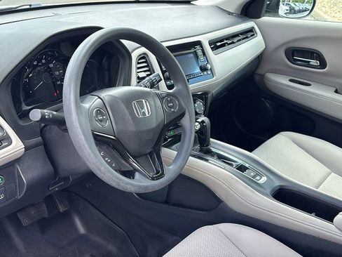 Used 2018 Honda HR-V LX image 22