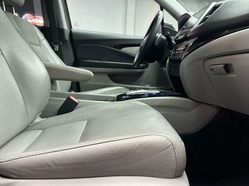 Used 2016 Honda Pilot Touring image 43