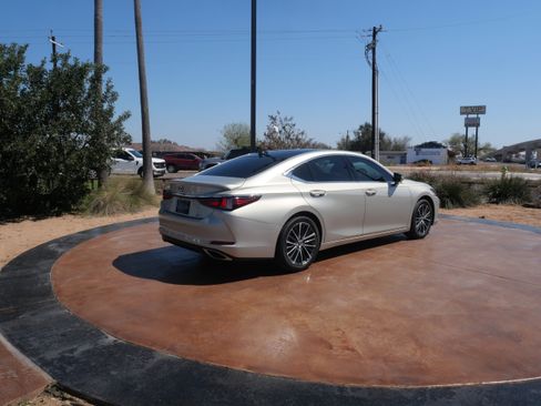Used 2023 Lexus ES 350 w/ Premium Package image 2