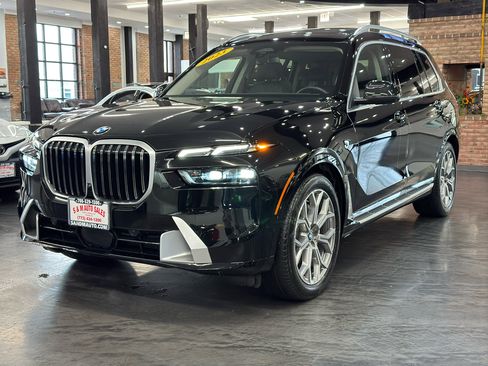 Used 2023 BMW X7 xDrive40i w/ Premium Package image 7