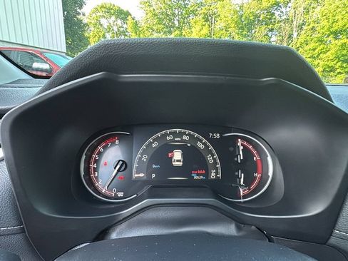Used 2025 Toyota RAV4 LE AWD/4WD image 15