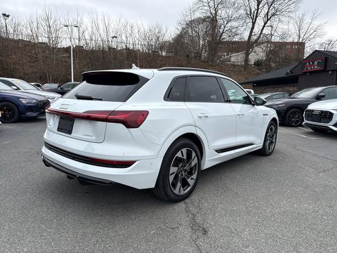 Used 2022 Audi e-tron Premium w/ Convenience Plus Package image 14