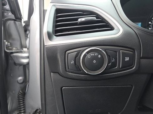 Used 2024 Ford Edge SEL image 15