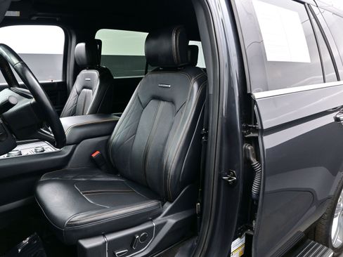 Used 2023 Ford Expedition Platinum image 13