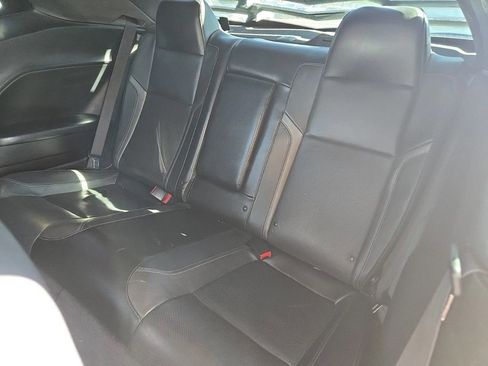 Used 2016 Dodge Challenger SXT Plus image 9